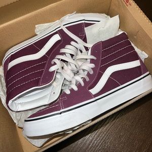 Never worn grape /wine size 7 vans